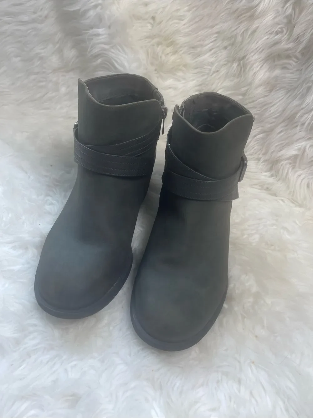 Torrid synthetic Gray Ankle Boots Double straps Buckle Detail sidezipperSZ10.5WW